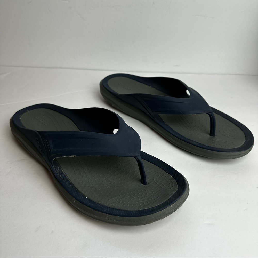Crocs Men’s Flip Flops Size 12 Shoes Navy Blue Gray Grey Beach Summer Travel